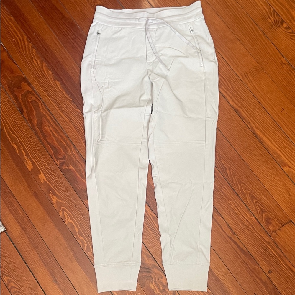 Athleta Women’s Size 6 Cream / Beige Headlands Hybrid Trek Jogger